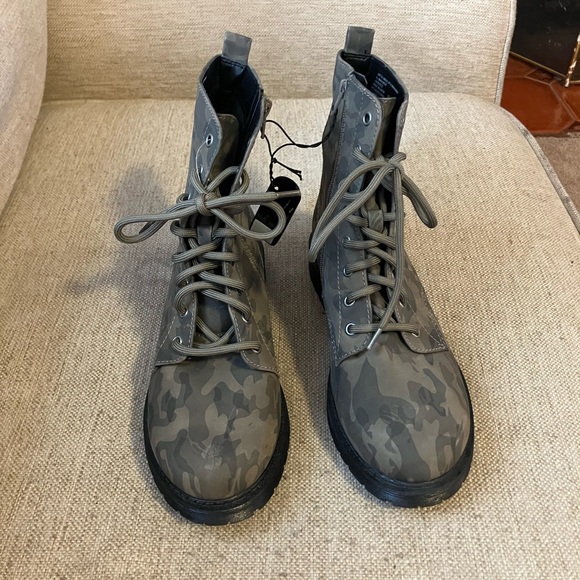 Women’s camo combat moto boots - Picture 4 of 4